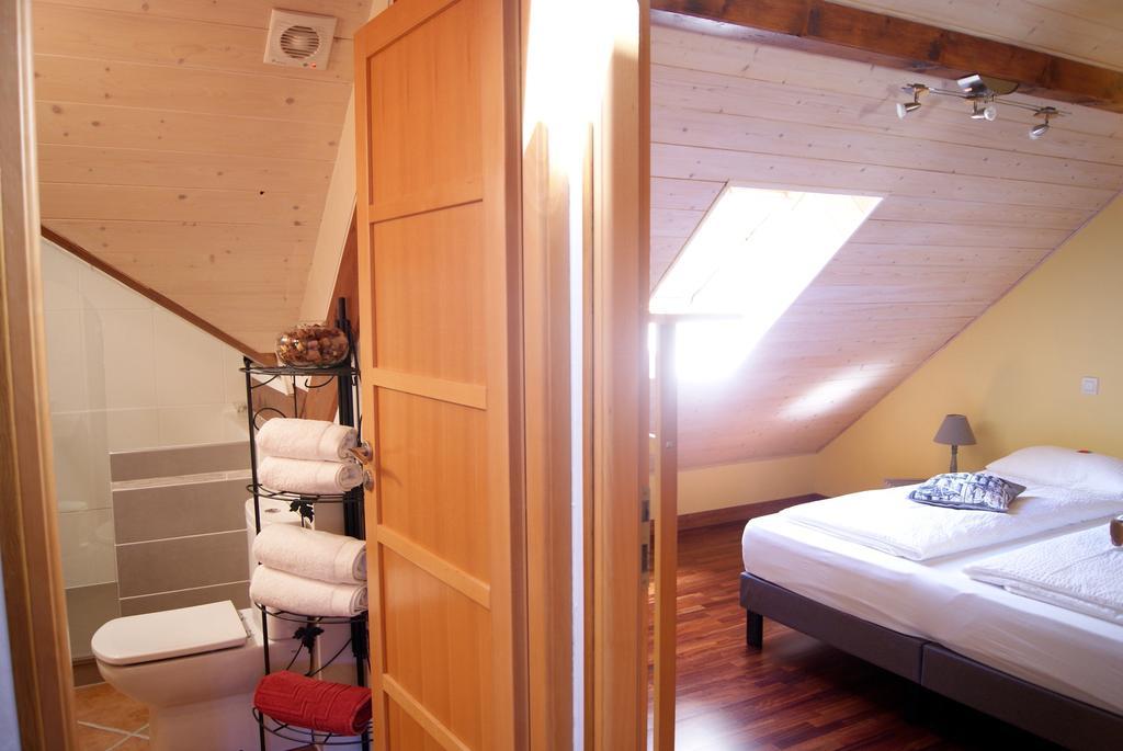 B&B Le Sourire Du Lac Sévrier Exteriör bild